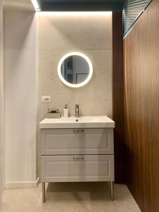 Lovely Studio Flat In Bocconi มิลาน ภายนอก รูปภาพ